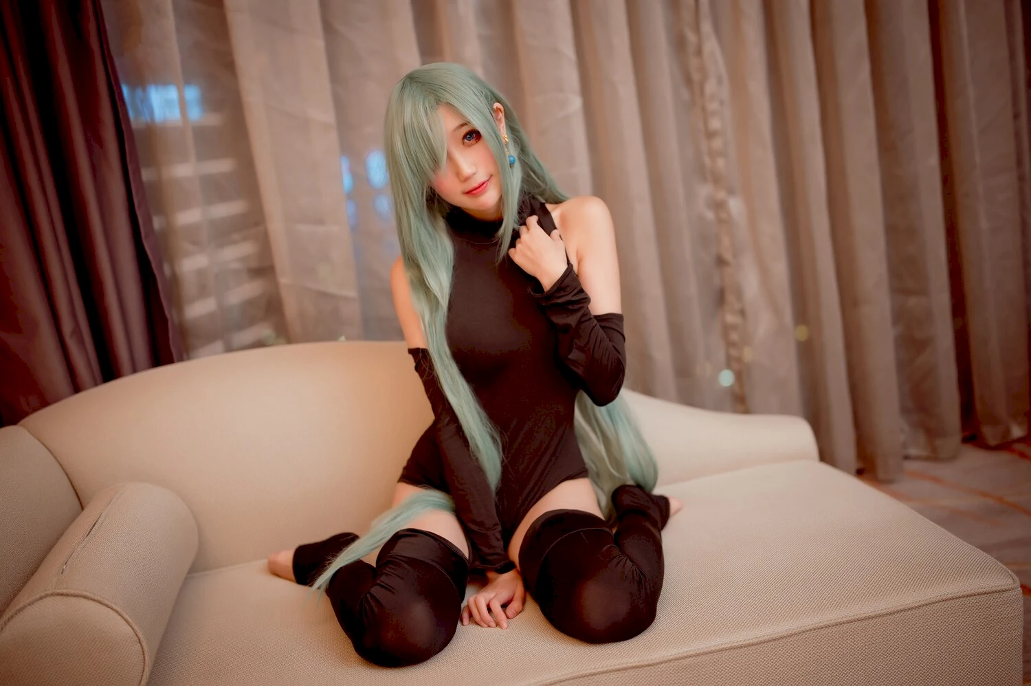 周叽是可爱兔兔写真图片 性感美少女 网红模特